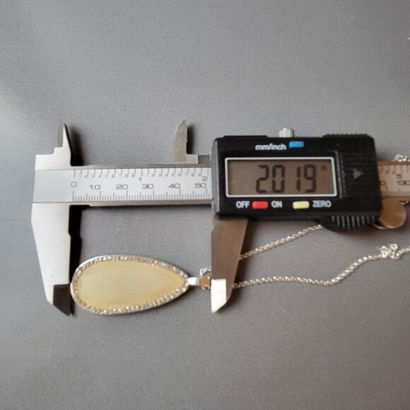 Silver Tone Layered Necklace Leaf and Teardrop Pendants 38" Chain - Picture 8 of 10